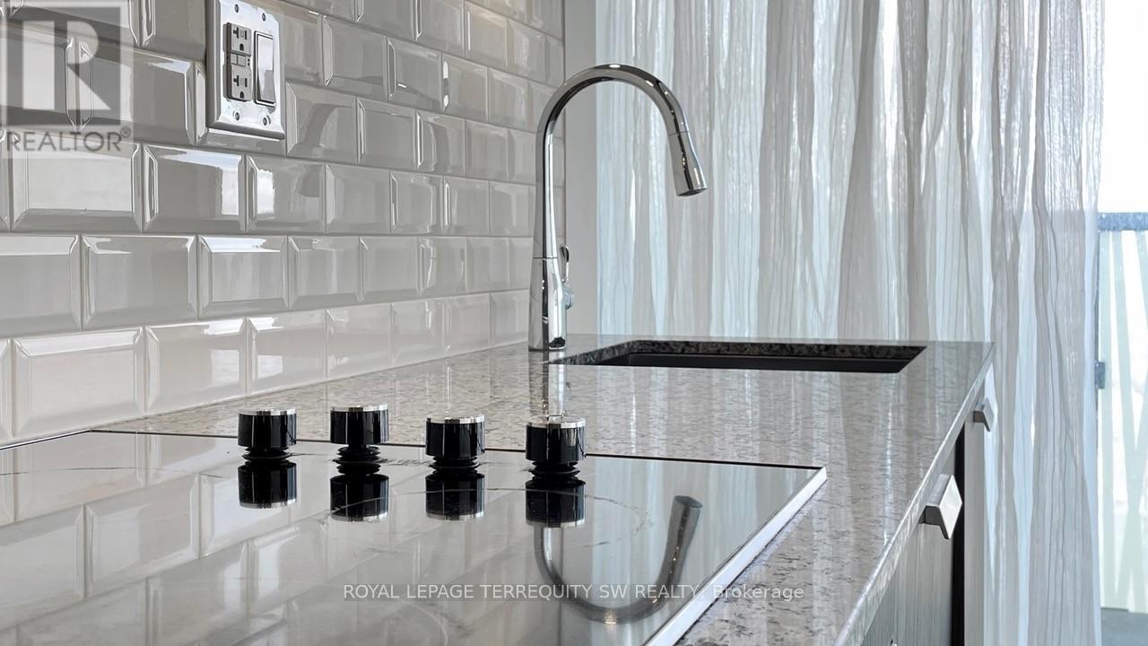 2712 - 50 Charles Street E, Toronto, Ontario  M4Y 0C3 - Photo 12 - C13646058