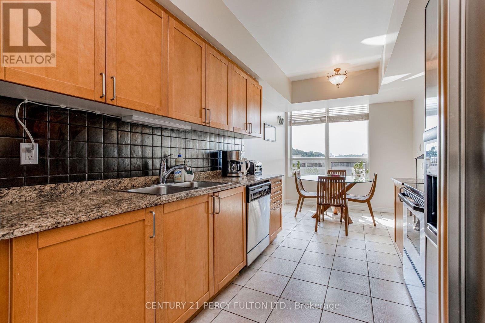 816 - 18 William Carson Crescent, Toronto, Ontario  M2P 2G6 - Photo 18 - C13646146
