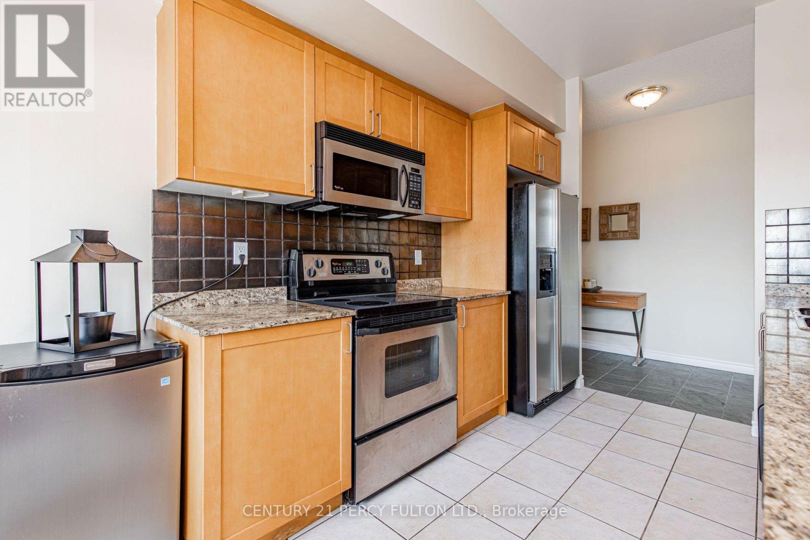 816 - 18 William Carson Crescent, Toronto, Ontario  M2P 2G6 - Photo 19 - C13646146