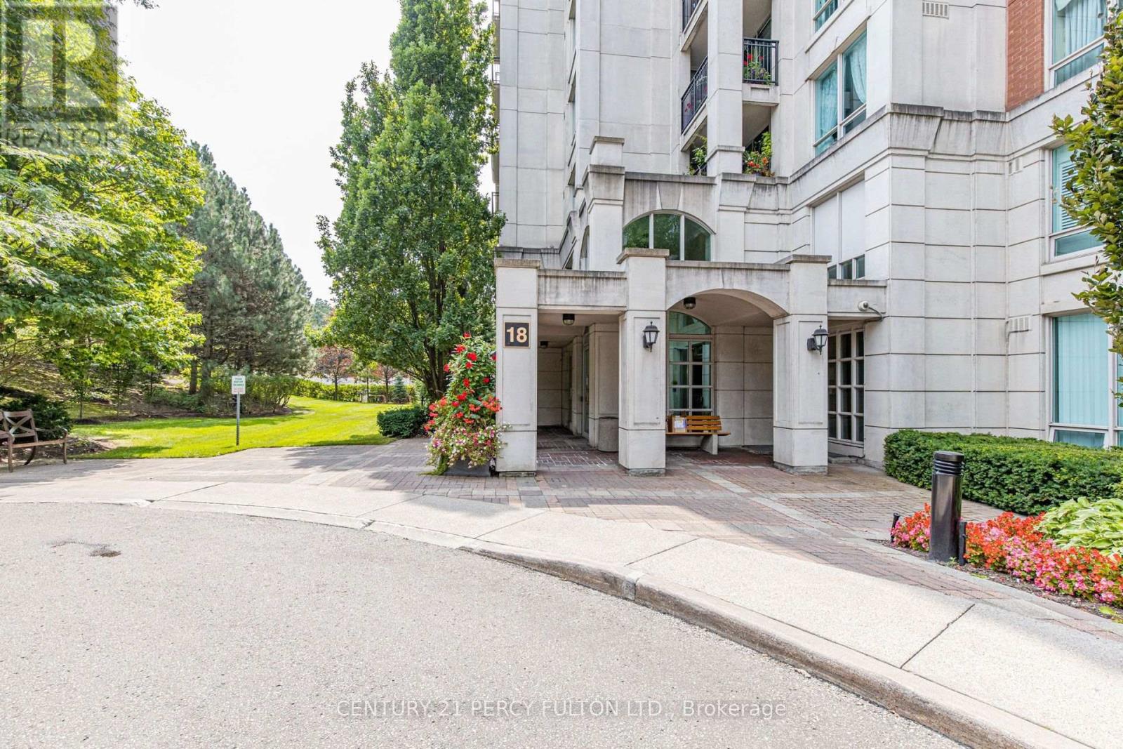816 - 18 William Carson Crescent, Toronto, Ontario  M2P 2G6 - Photo 2 - C13646146