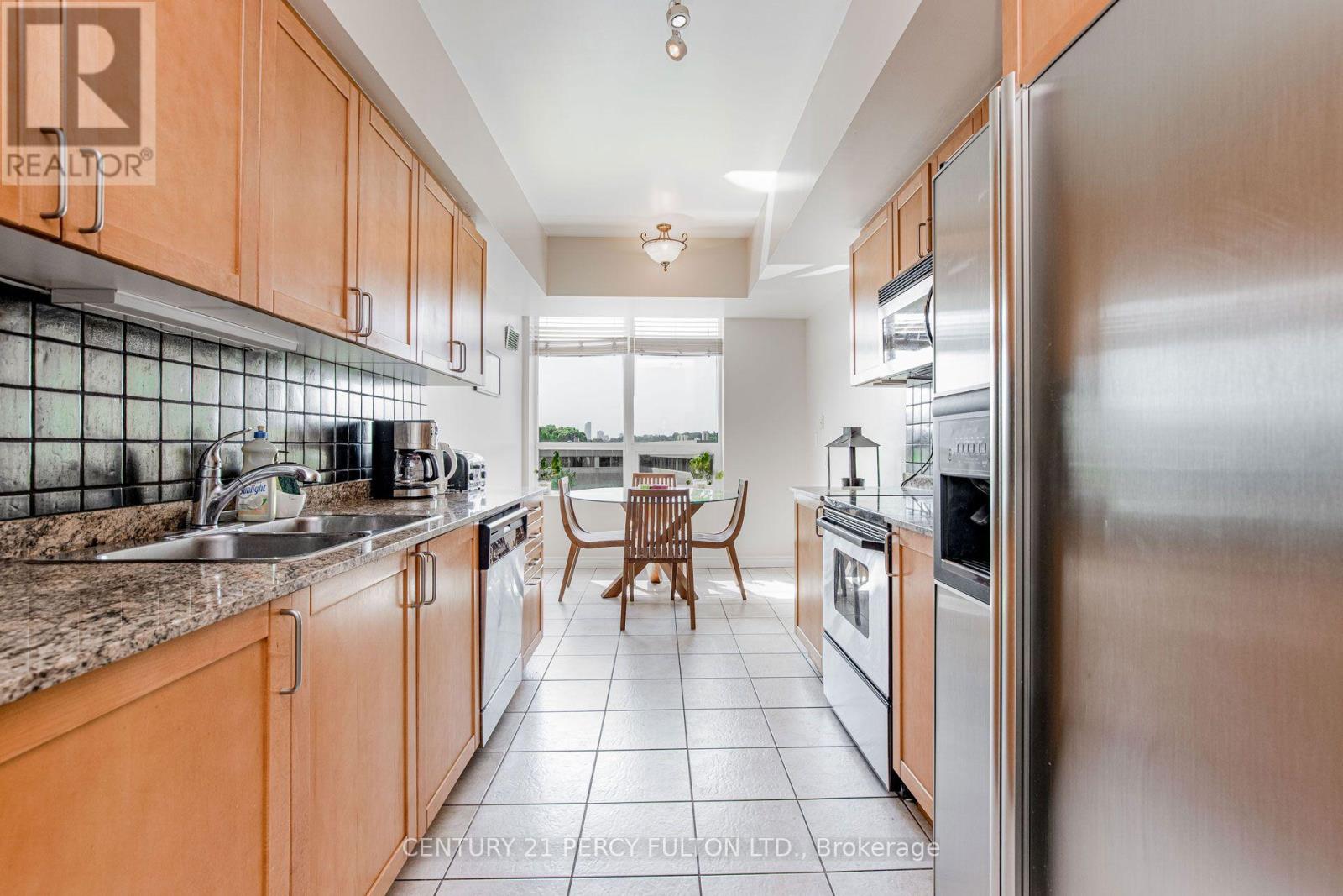 816 - 18 William Carson Crescent, Toronto, Ontario  M2P 2G6 - Photo 20 - C13646146