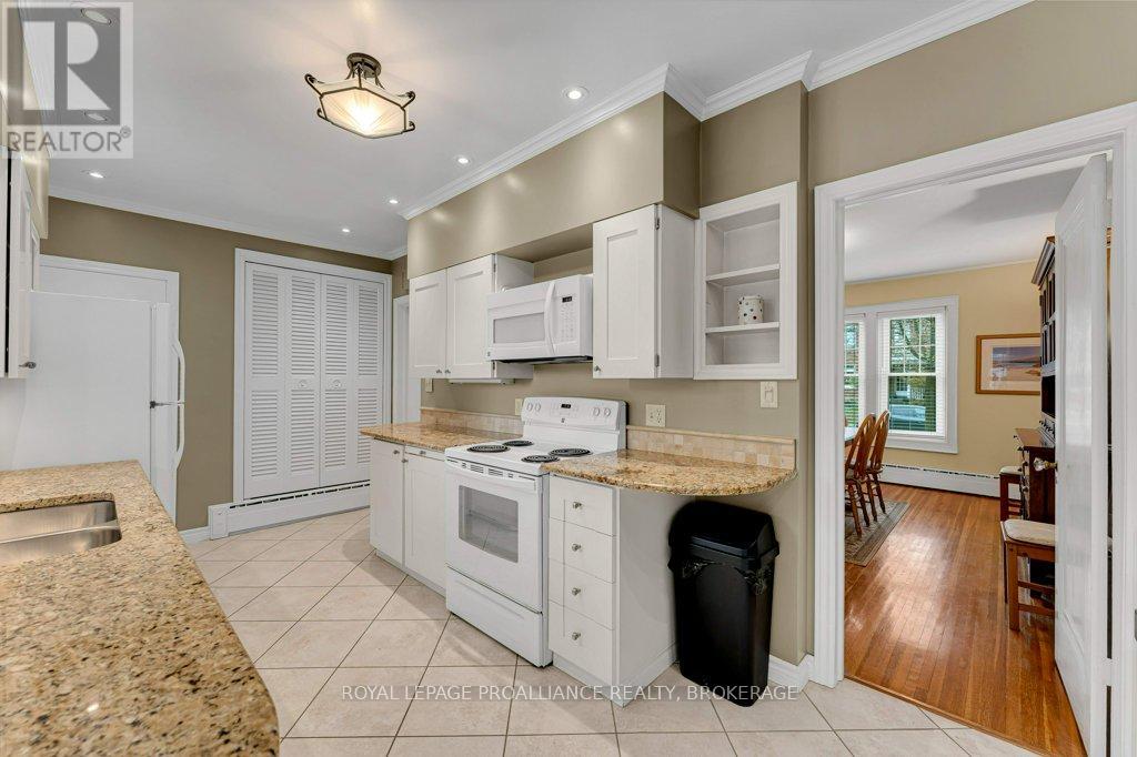 163 Pine Street, Gananoque, Ontario K7G 1C6 - Photo 17 - X13646128