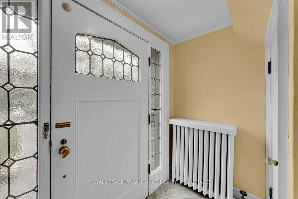 163 Pine Street, Gananoque, Ontario K7G 1C6 - Photo 4 - X13646128