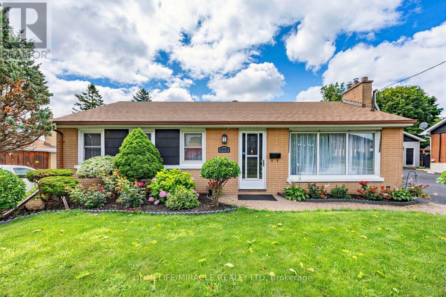 509 Beurling Avenue, Oshawa, Ontario  L1J 2Z8 - Photo 3 - E13646106