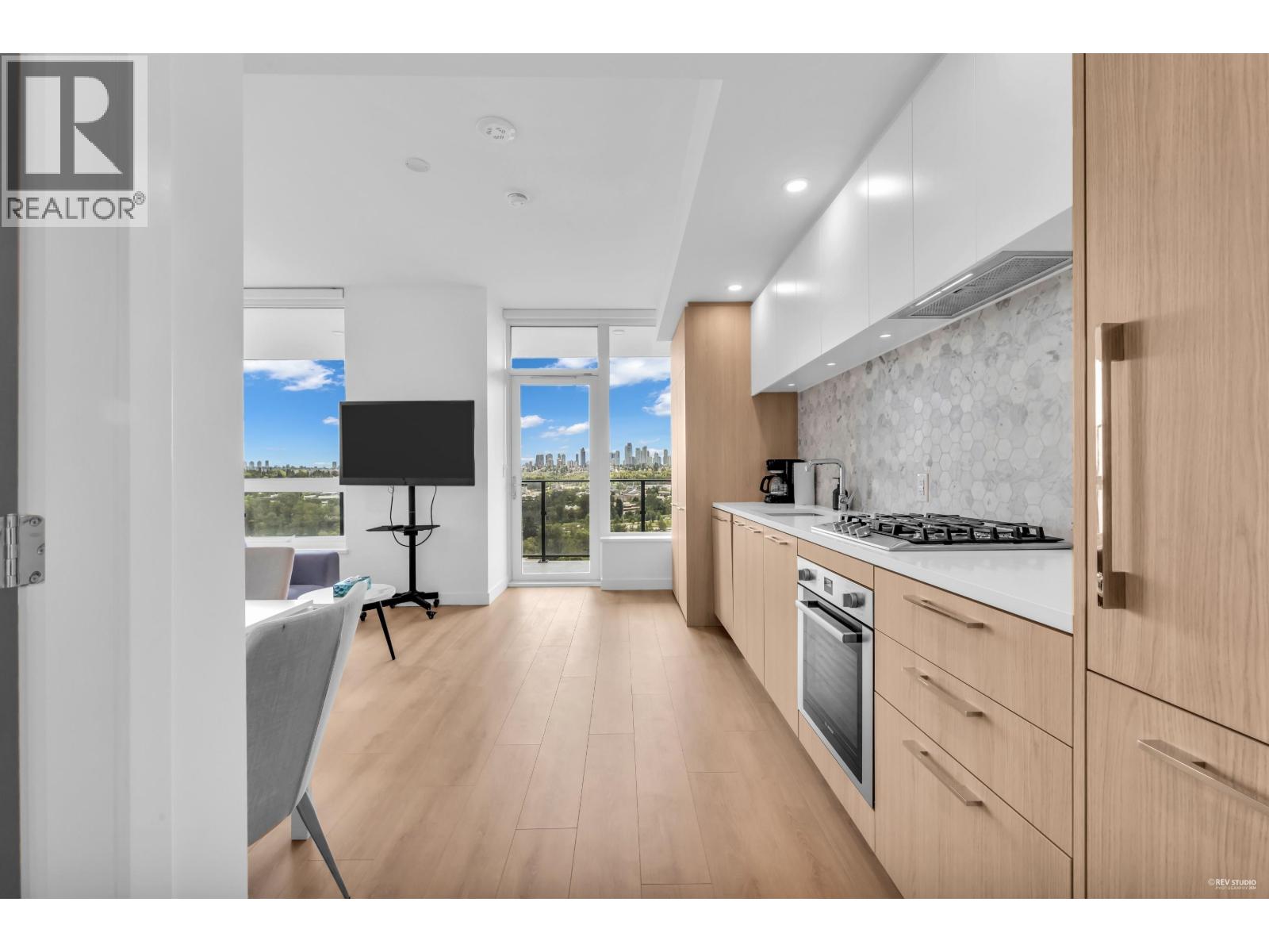 1803 2425 Alpha Avenue, Burnaby, British Columbia  V5C 0N6 - Photo 3 - R3153302