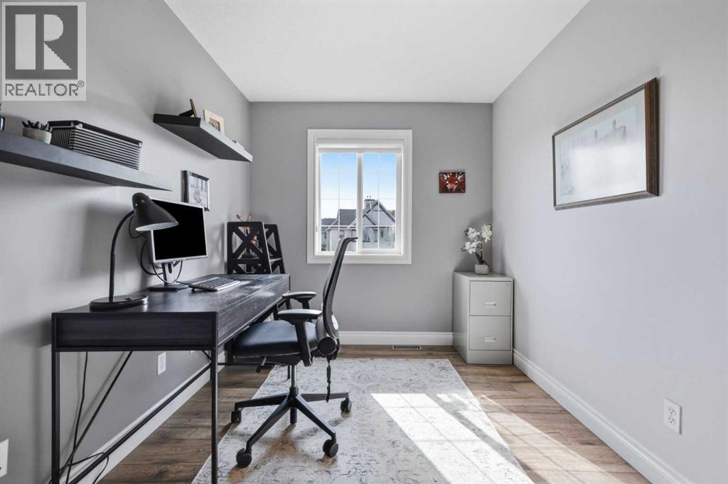 4 Cougar Ridge Mews SW, Calgary, Alberta  T3H 5P4 - Photo 22 - A2327348