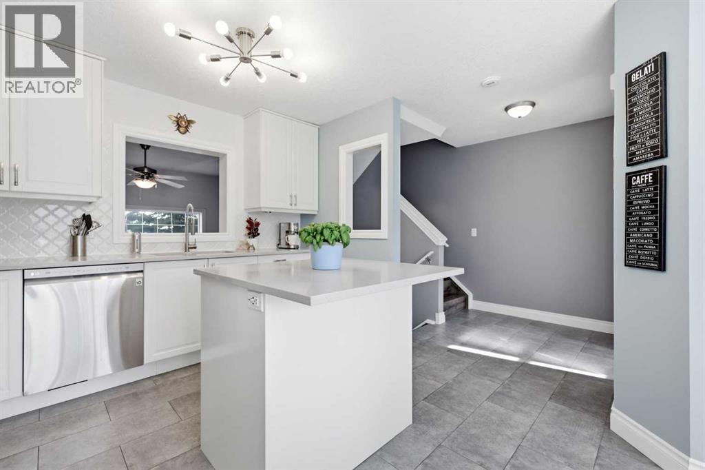 4 Cougar Ridge Mews SW, Calgary, Alberta  T3H 5P4 - Photo 18 - A2327348