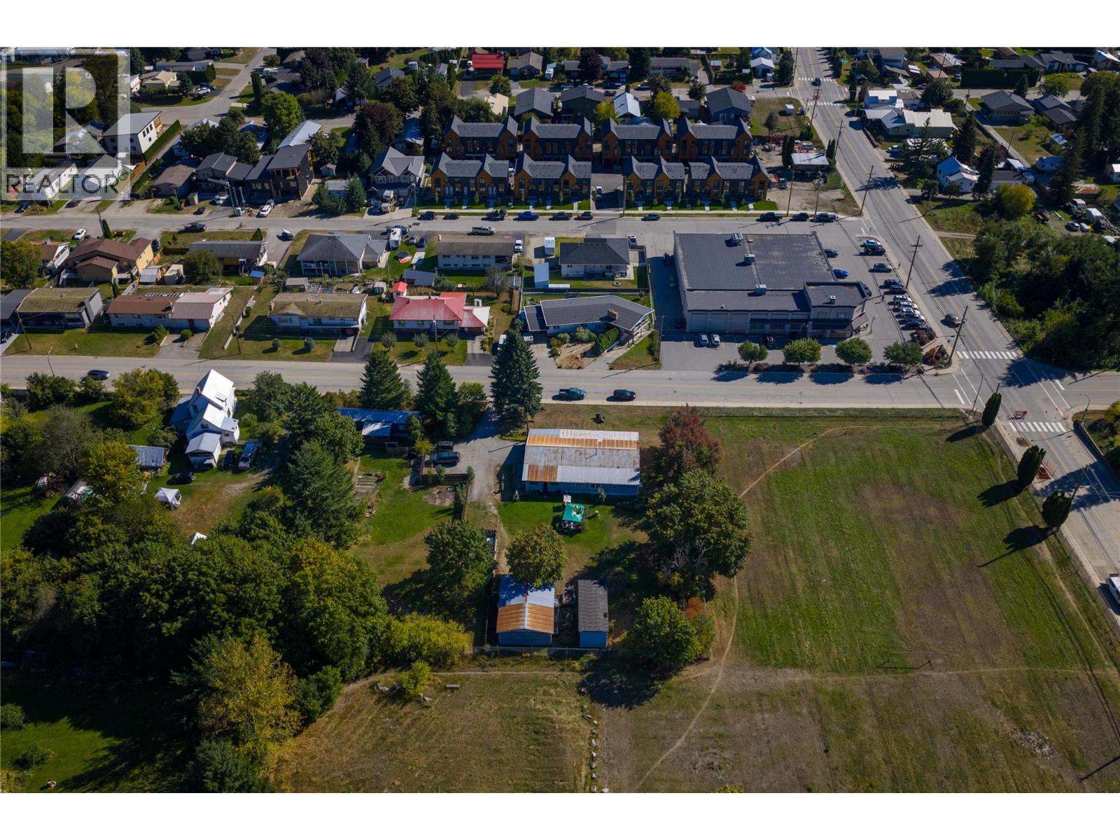 419 Edward Street, Revelstoke, British Columbia  V0E 2S0 - Photo 3 - 10393033