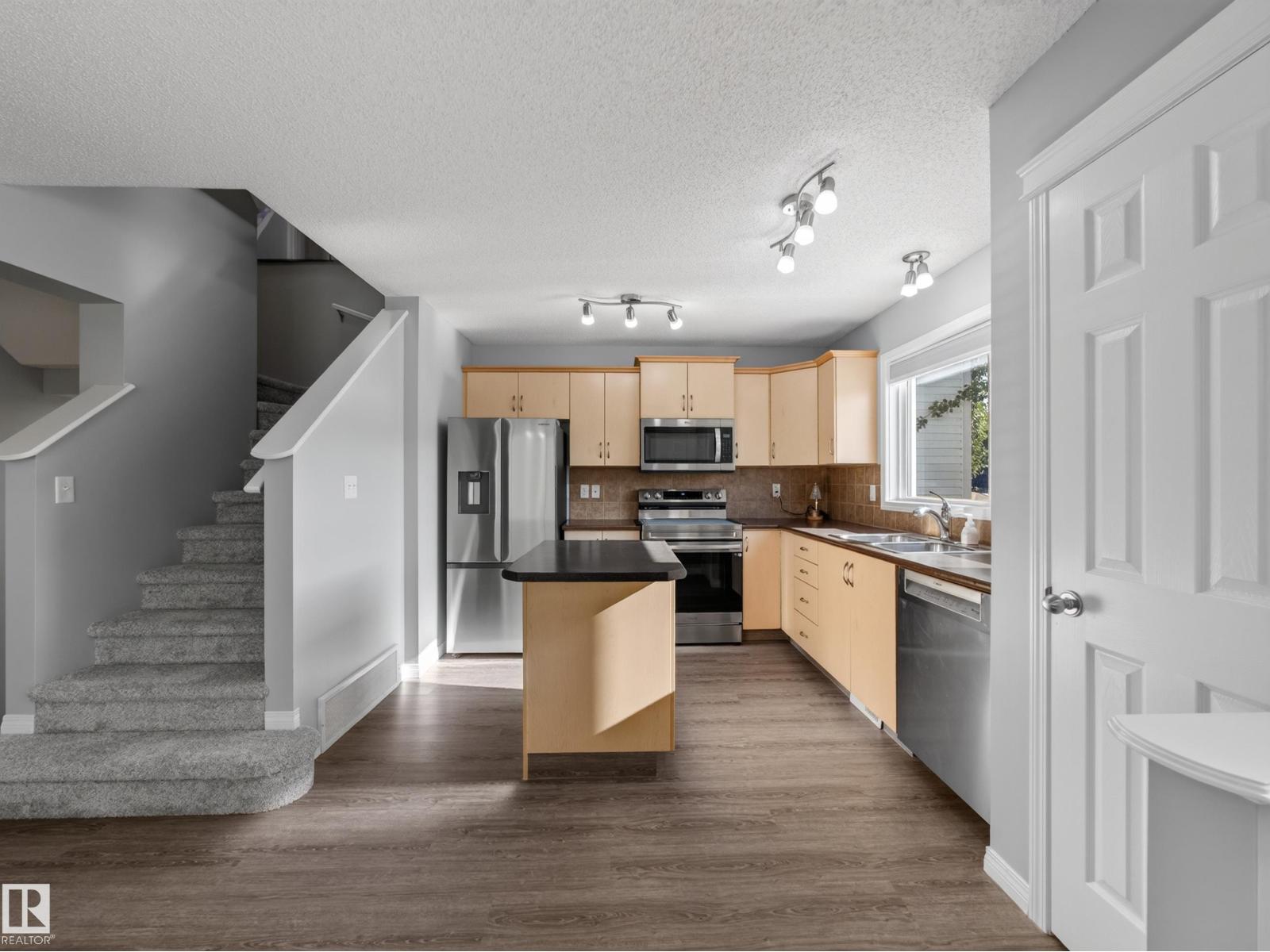 7835 Schmid Pl Nw Nw, Edmonton, Alberta  T6R 0K5 - Photo 8 - E4502409