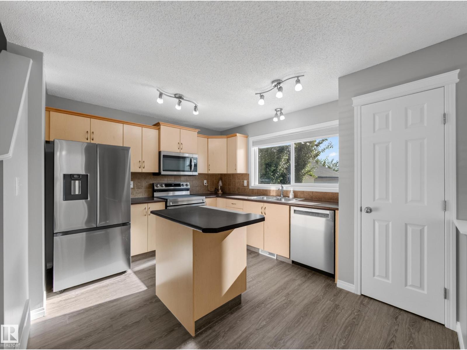 7835 Schmid Pl Nw Nw, Edmonton, Alberta  T6R 0K5 - Photo 9 - E4502409