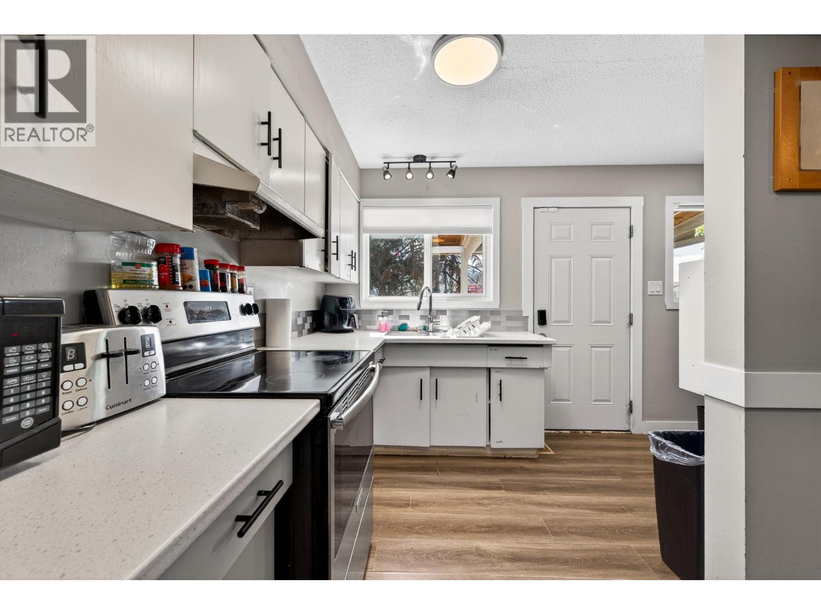 569 Fortune Drive, Kamloops, British Columbia  V2B 2J8 - Photo 8 - 10396585