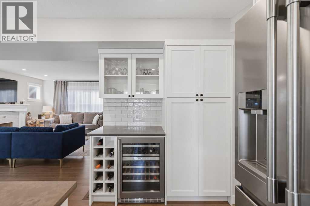 87 Couture Crescent SW, Calgary, Alberta  T3E 7R3 - Photo 17 - A2334252