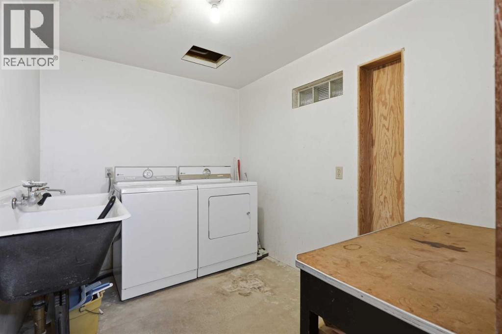 1556 Windsor Street NW, Calgary, Alberta  T2W 3X3 - Photo 36 - A2334915