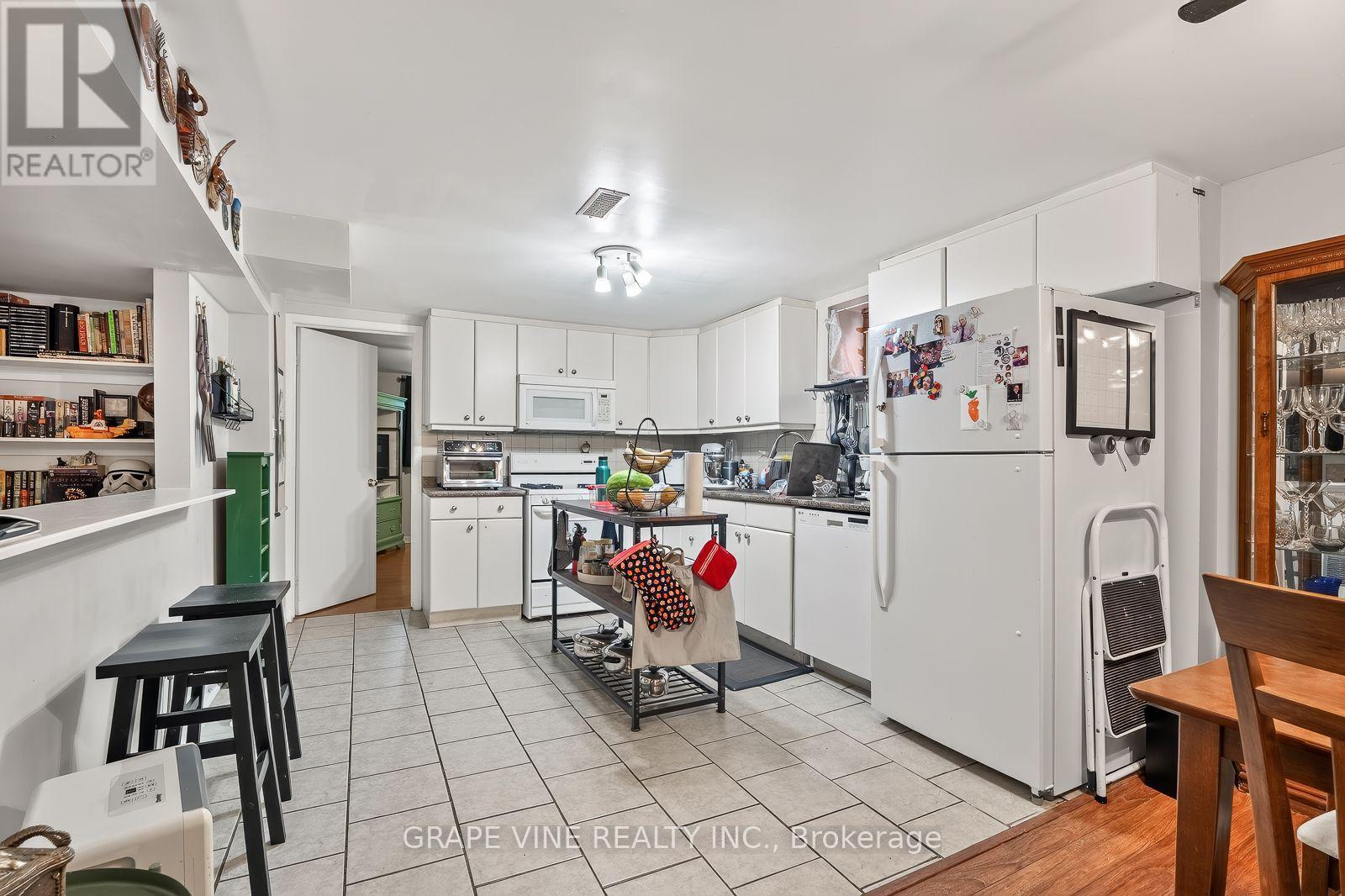 898 Watson Avenue, Ottawa, Ontario  K2B 6B9 - Photo 19 - X13645972