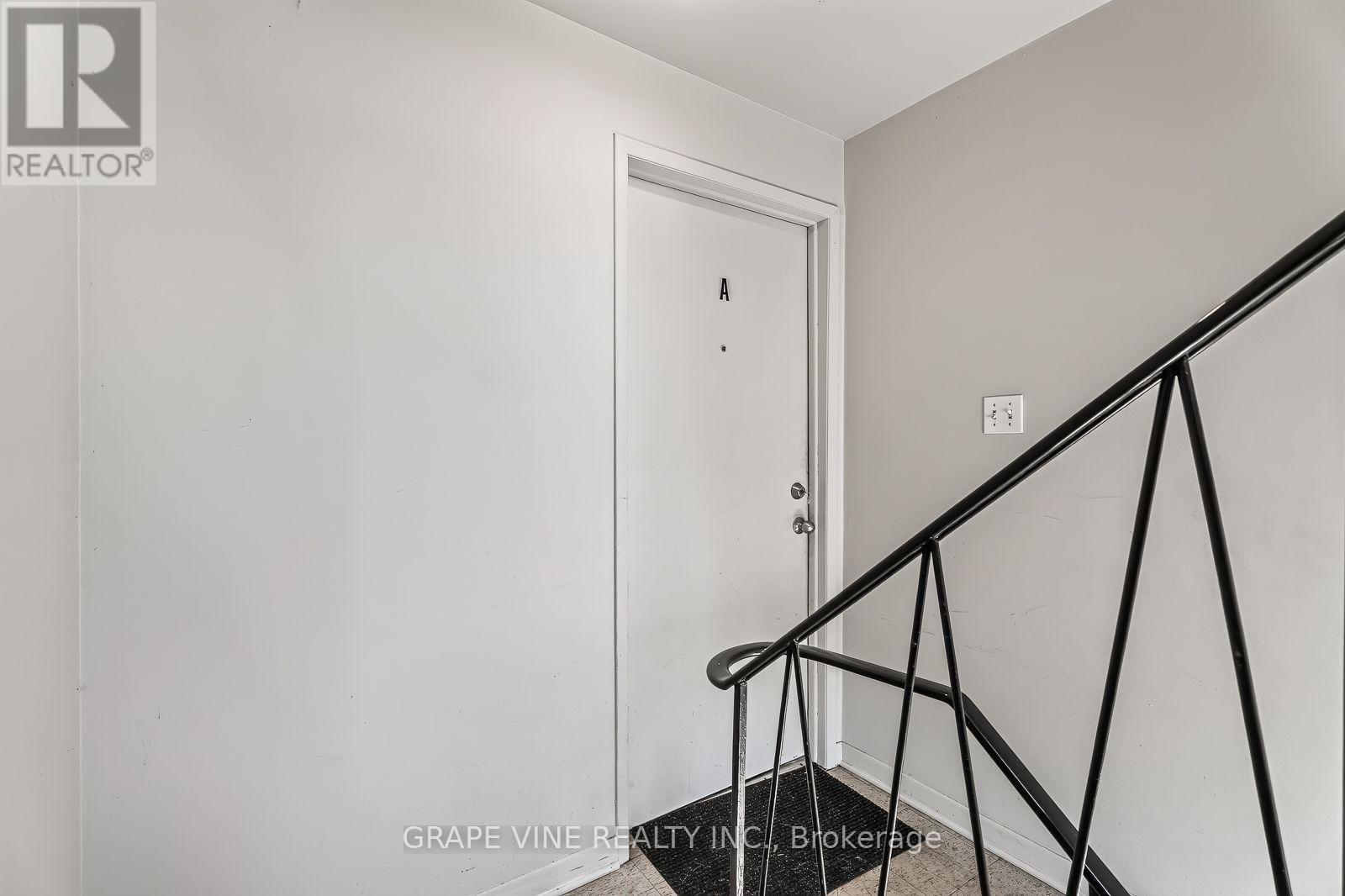 898 Watson Avenue, Ottawa, Ontario  K2B 6B9 - Photo 39 - X13645972