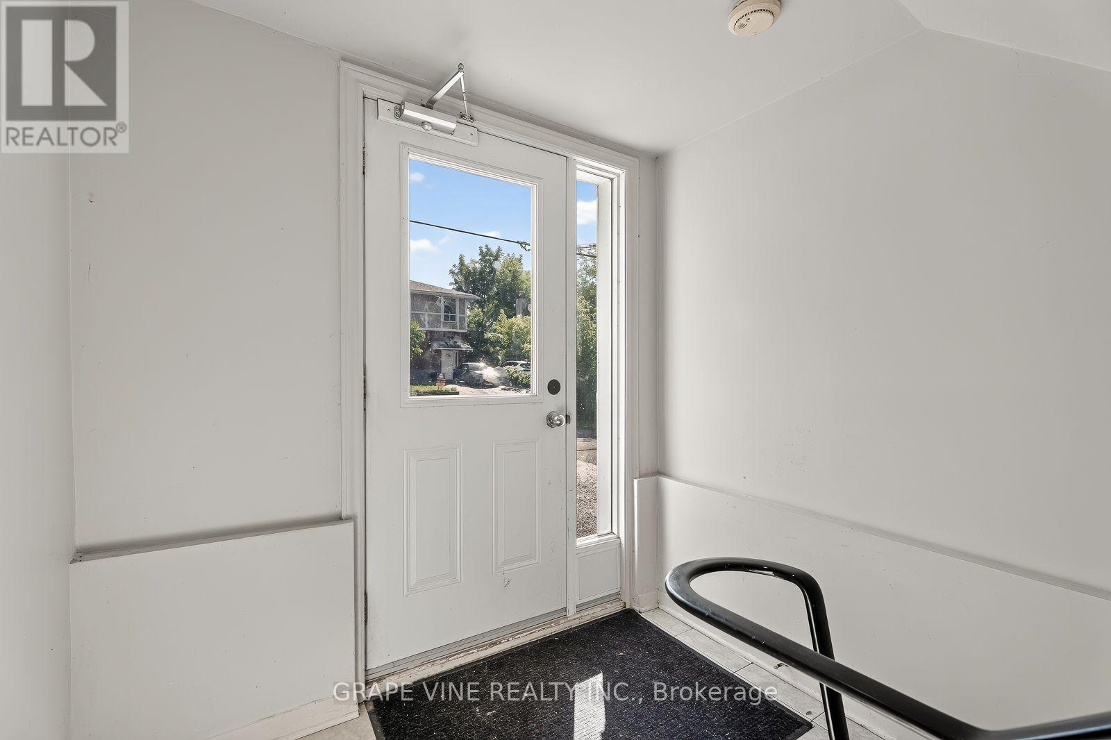 898 Watson Avenue, Ottawa, Ontario  K2B 6B9 - Photo 9 - X13645972