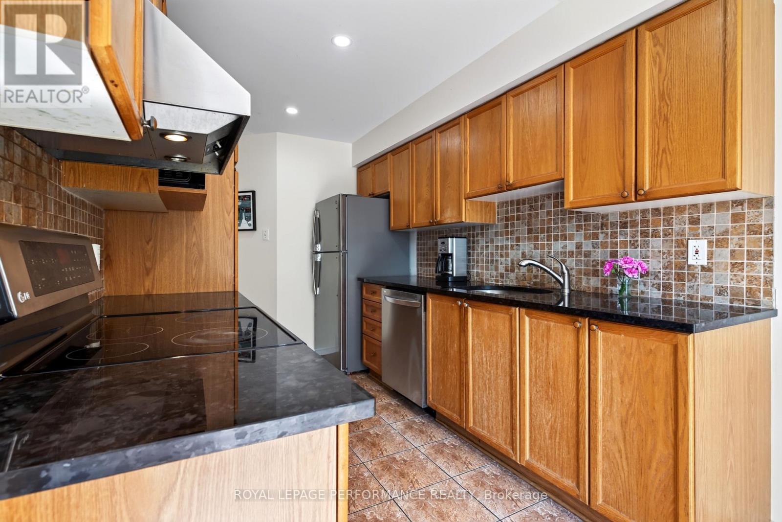 172 Carwood Circle, Ottawa, Ontario  K1K 4V6 - Photo 13 - X13646048