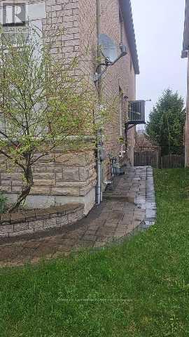 19 Brass Drive, Richmond Hill, Ontario  L4E 4T3 - Photo 10 - N13646014
