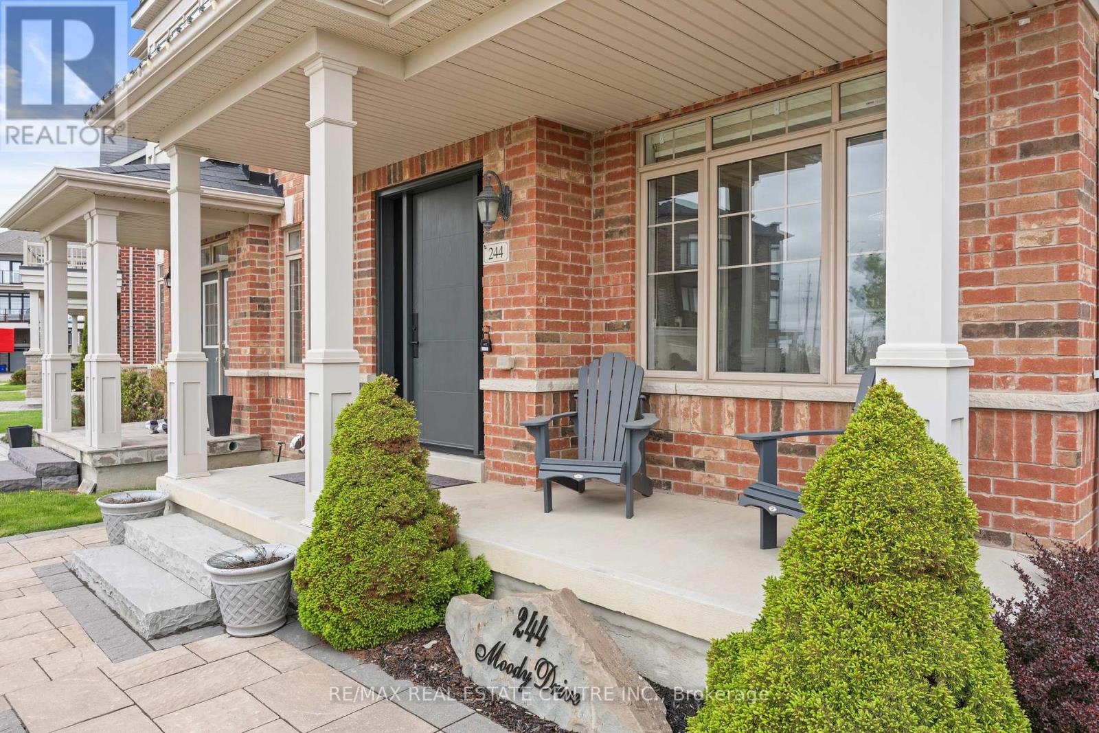 244 Moody Drive, Vaughan, Ontario  L4H 3Z6 - Photo 2 - N13646100