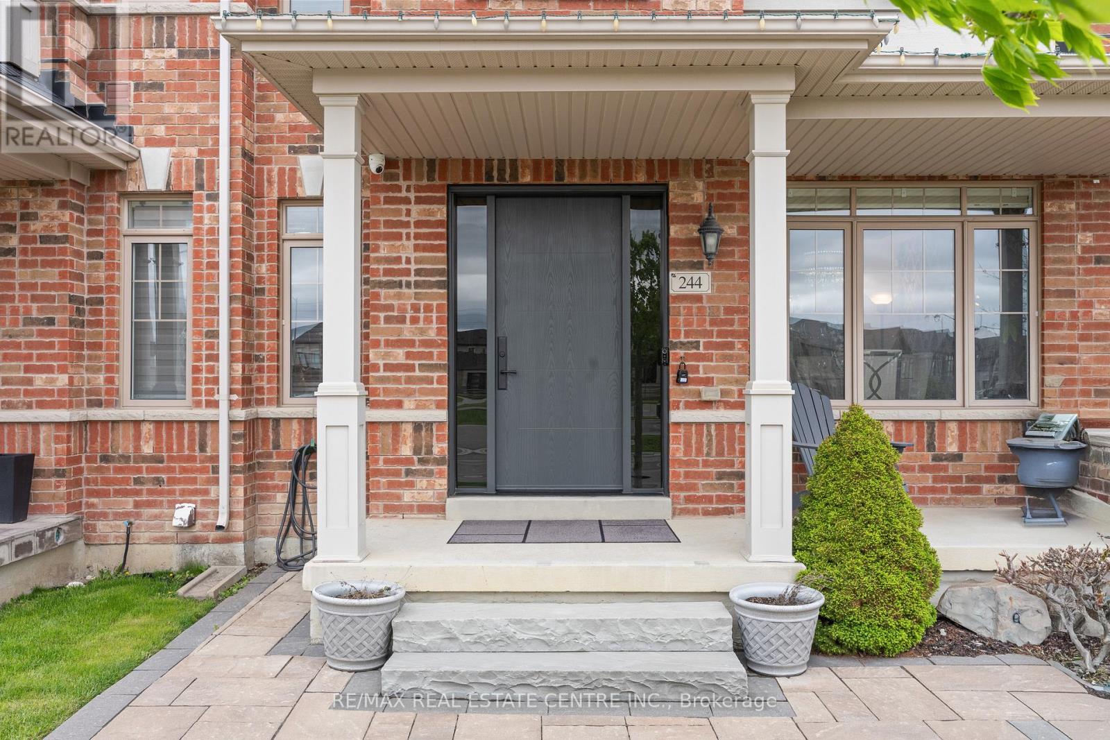 244 Moody Drive, Vaughan, Ontario  L4H 3Z6 - Photo 3 - N13646100