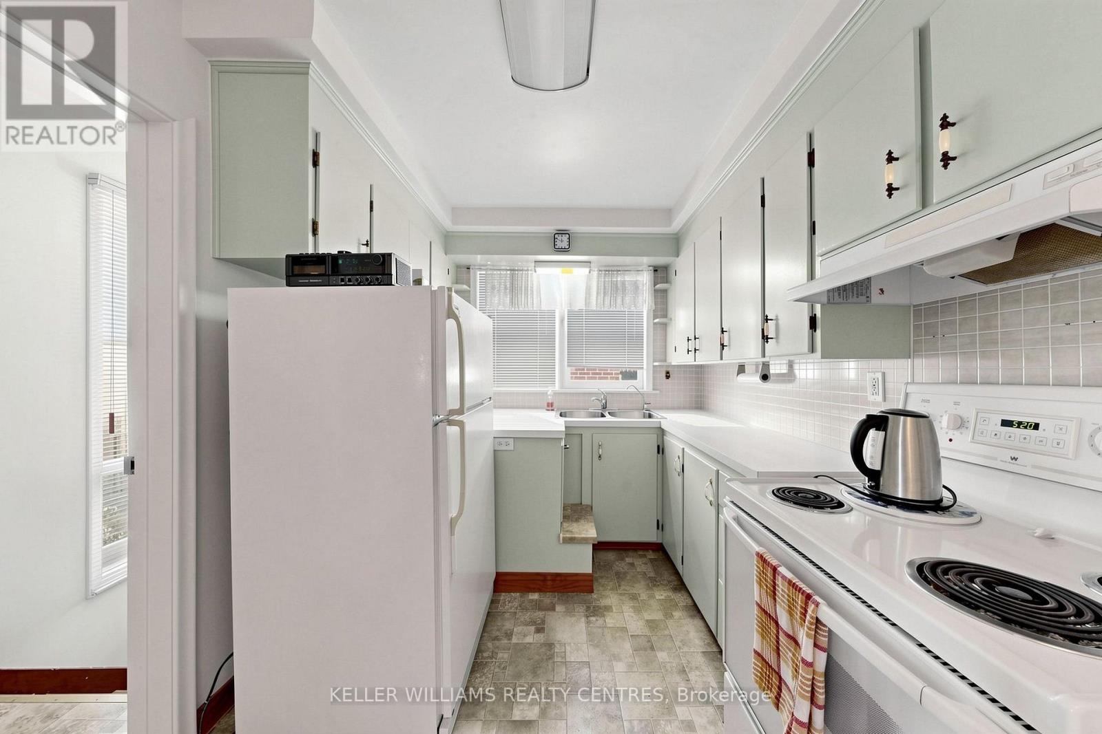 302 Palmer Avenue, Richmond Hill, Ontario  L4C 1P3 - Photo 10 - N13646110