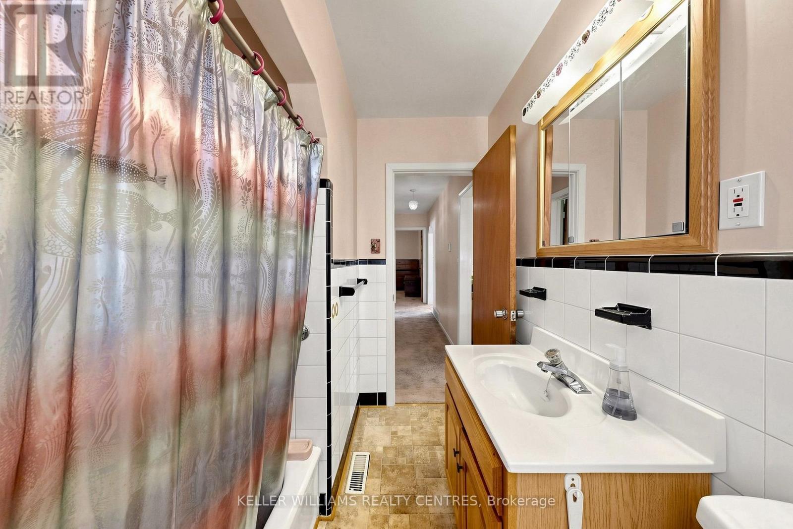 302 Palmer Avenue, Richmond Hill, Ontario  L4C 1P3 - Photo 17 - N13646110