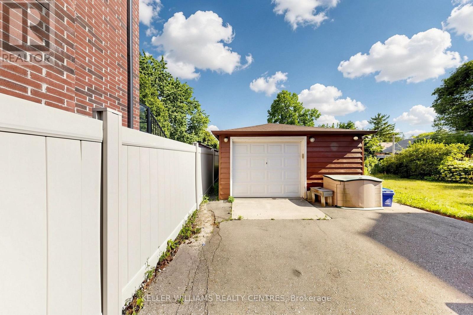302 Palmer Avenue, Richmond Hill, Ontario  L4C 1P3 - Photo 25 - N13646110