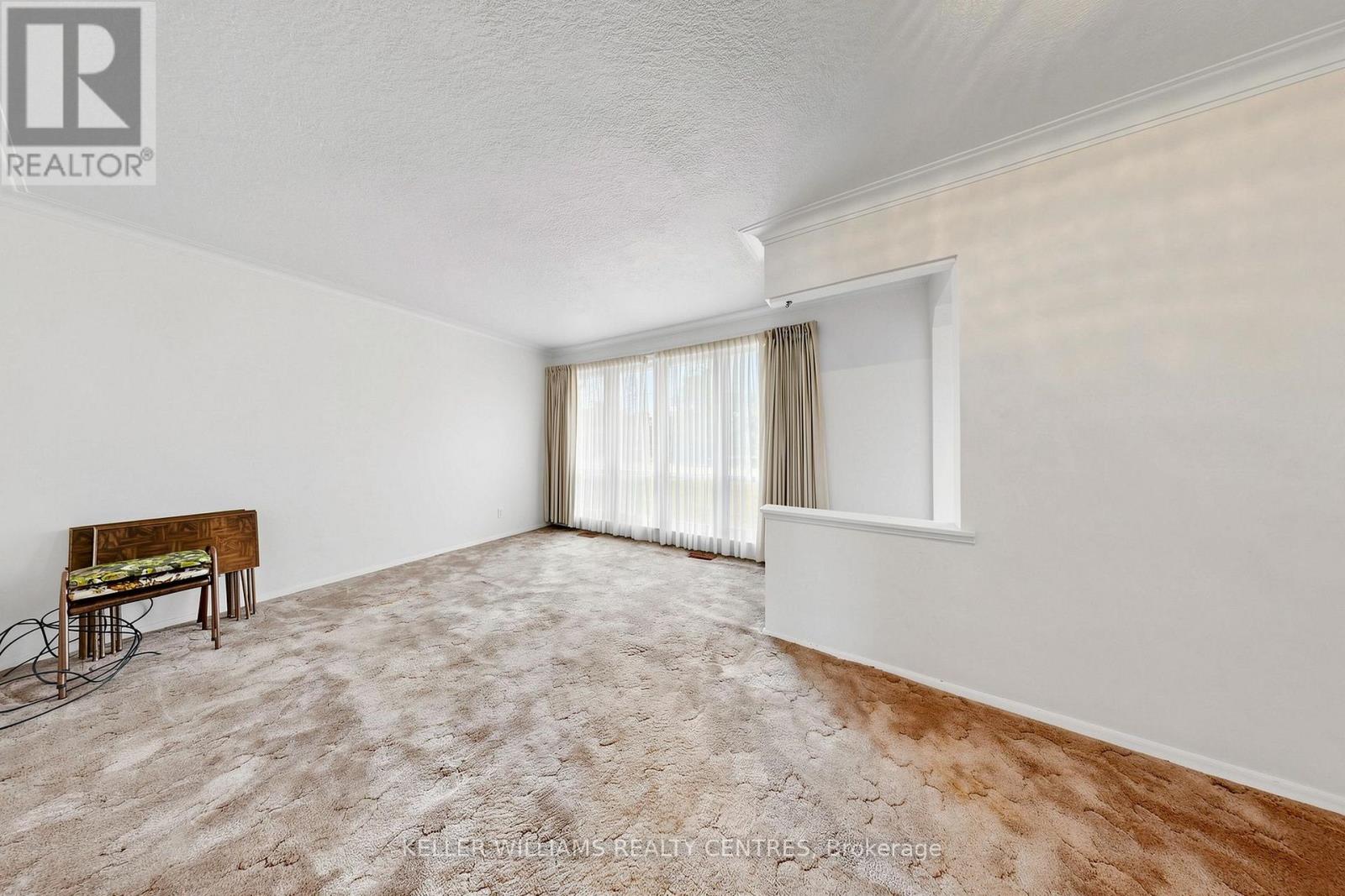 302 Palmer Avenue, Richmond Hill, Ontario  L4C 1P3 - Photo 6 - N13646110