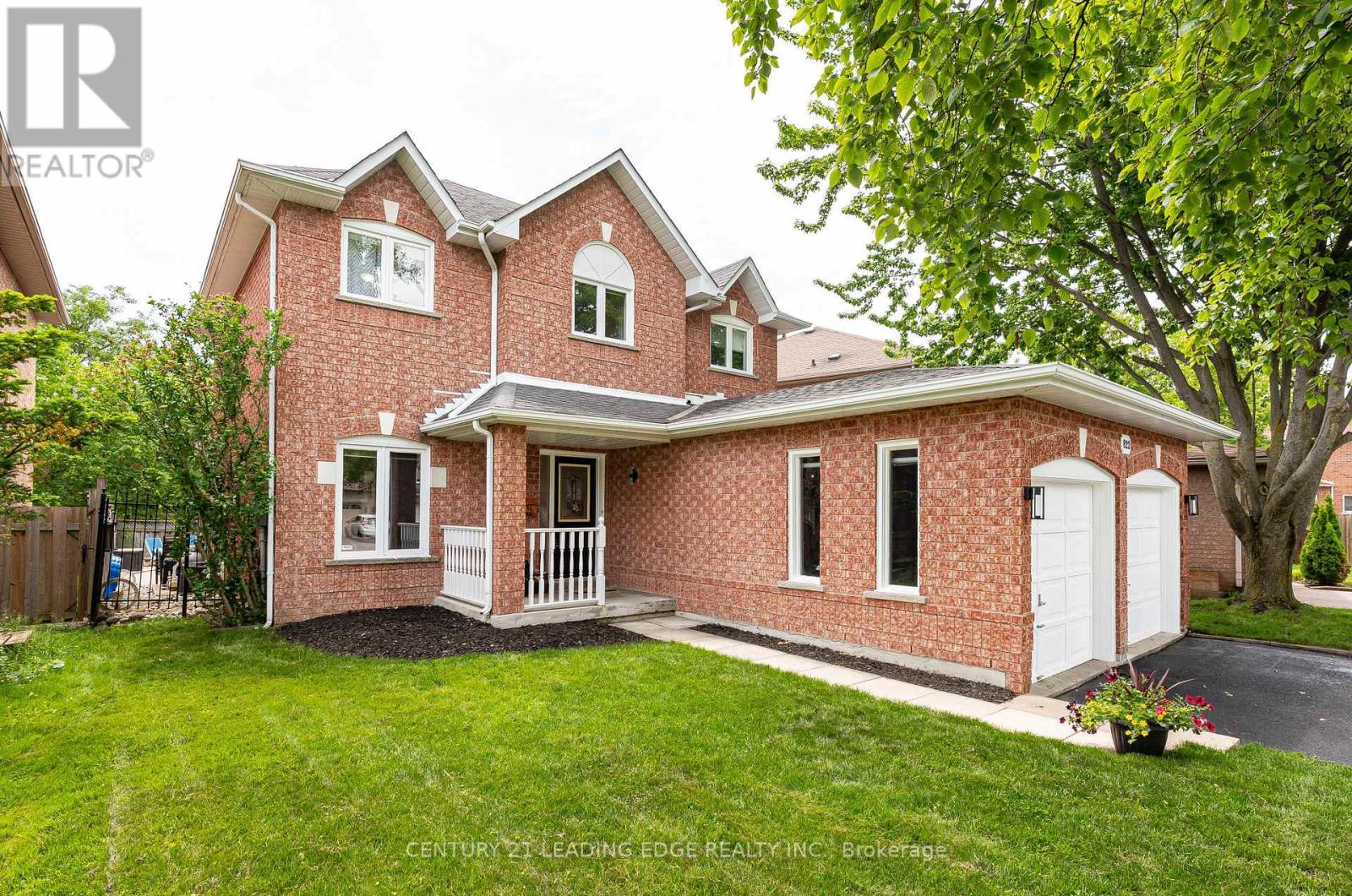 822 Surin Court, Newmarket, Ontario  L3Y 8R4 - Photo 2 - N13646234