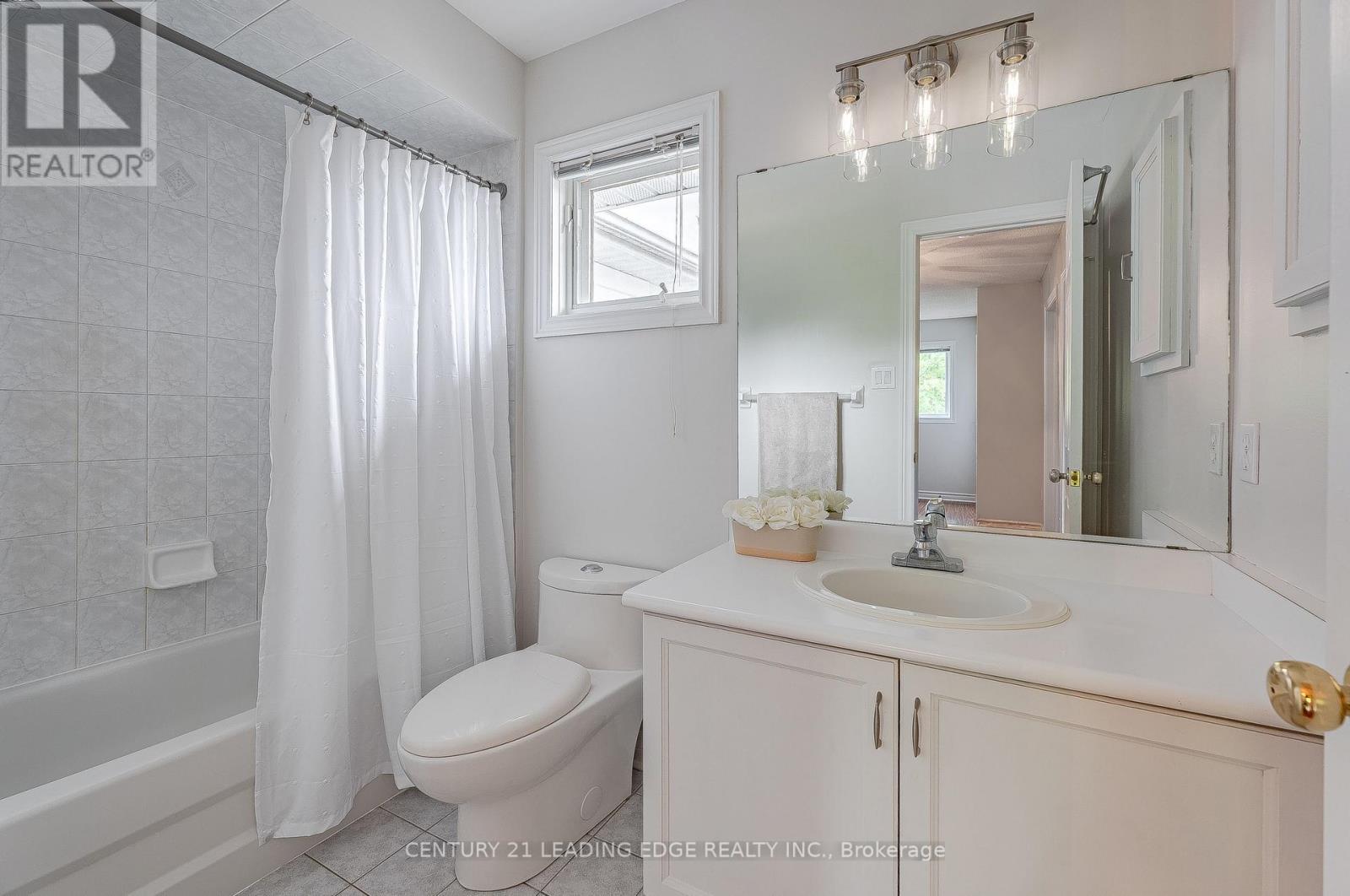 822 Surin Court, Newmarket, Ontario  L3Y 8R4 - Photo 20 - N13646234