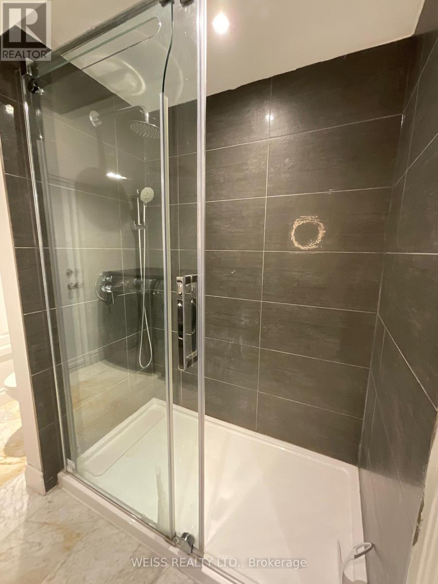 B - 55 Addington Avenue, Toronto, Ontario  M2N 2L1 - Photo 12 - C13638766