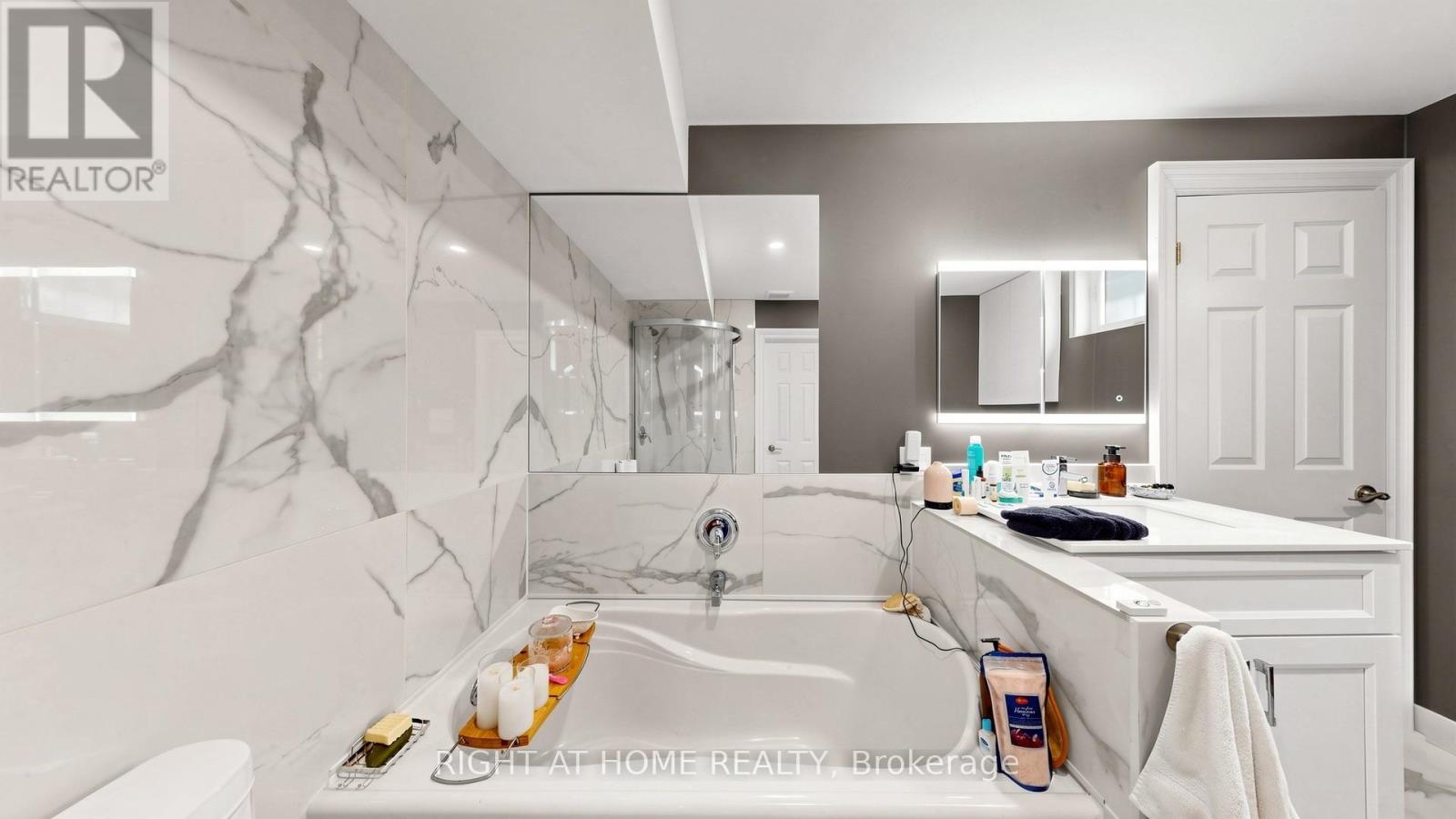 87 Riverdale Drive, Toronto, Ontario  M9V 2T8 - Photo 17 - W13645946