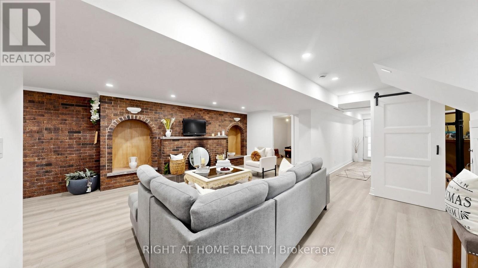 87 Riverdale Drive, Toronto, Ontario  M9V 2T8 - Photo 20 - W13645946