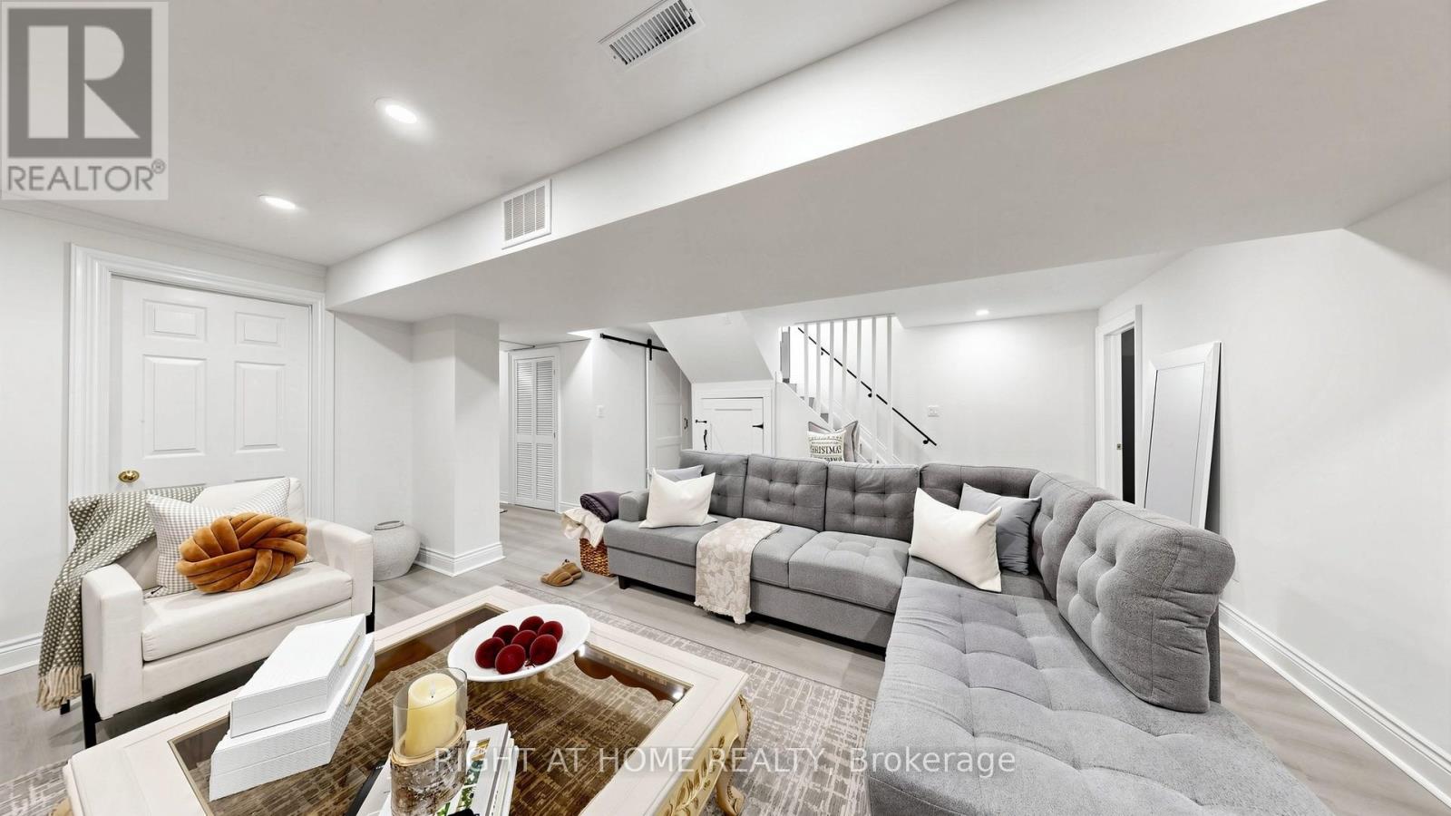 87 Riverdale Drive, Toronto, Ontario  M9V 2T8 - Photo 23 - W13645946