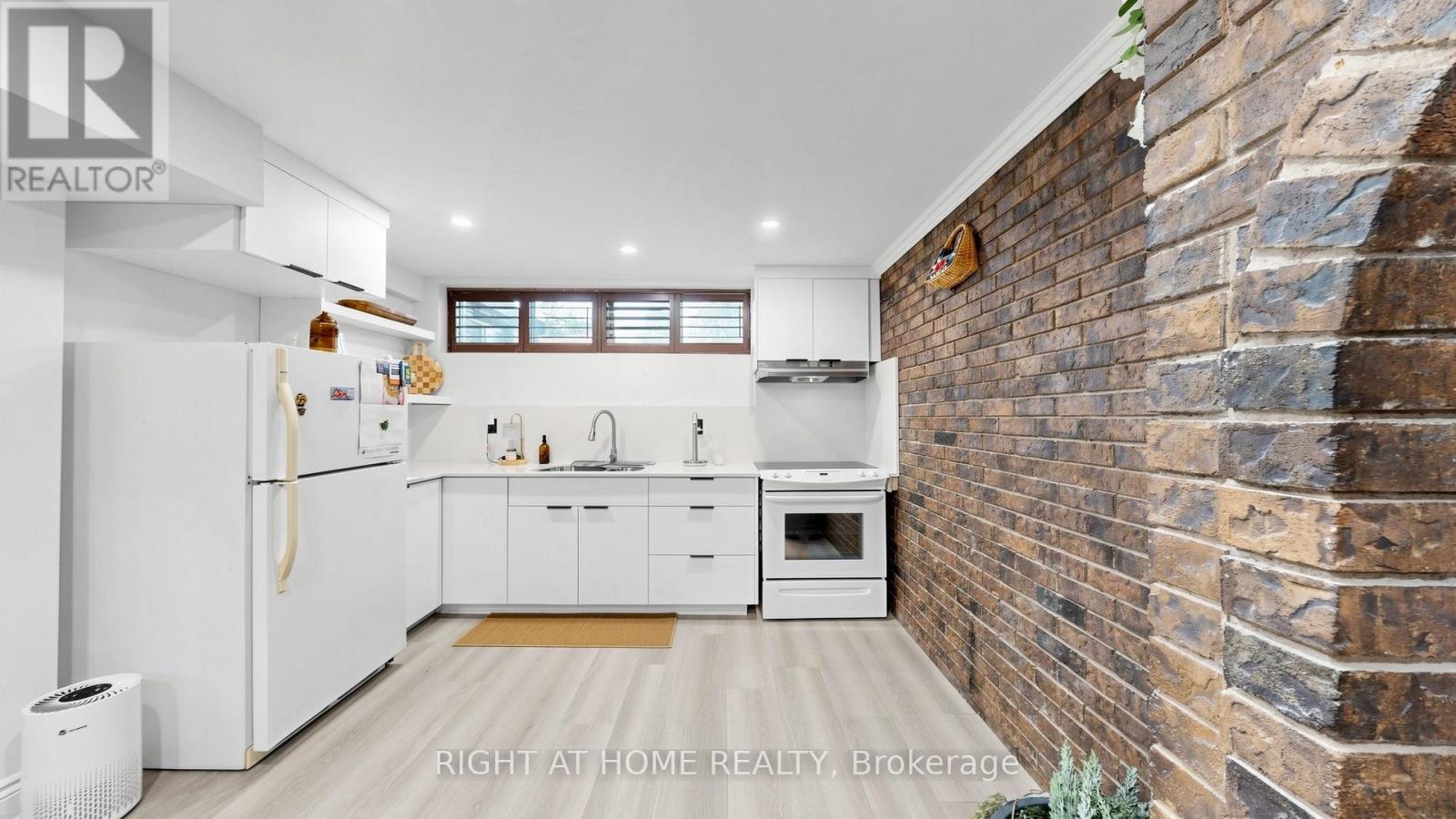 87 Riverdale Drive, Toronto, Ontario  M9V 2T8 - Photo 25 - W13645946