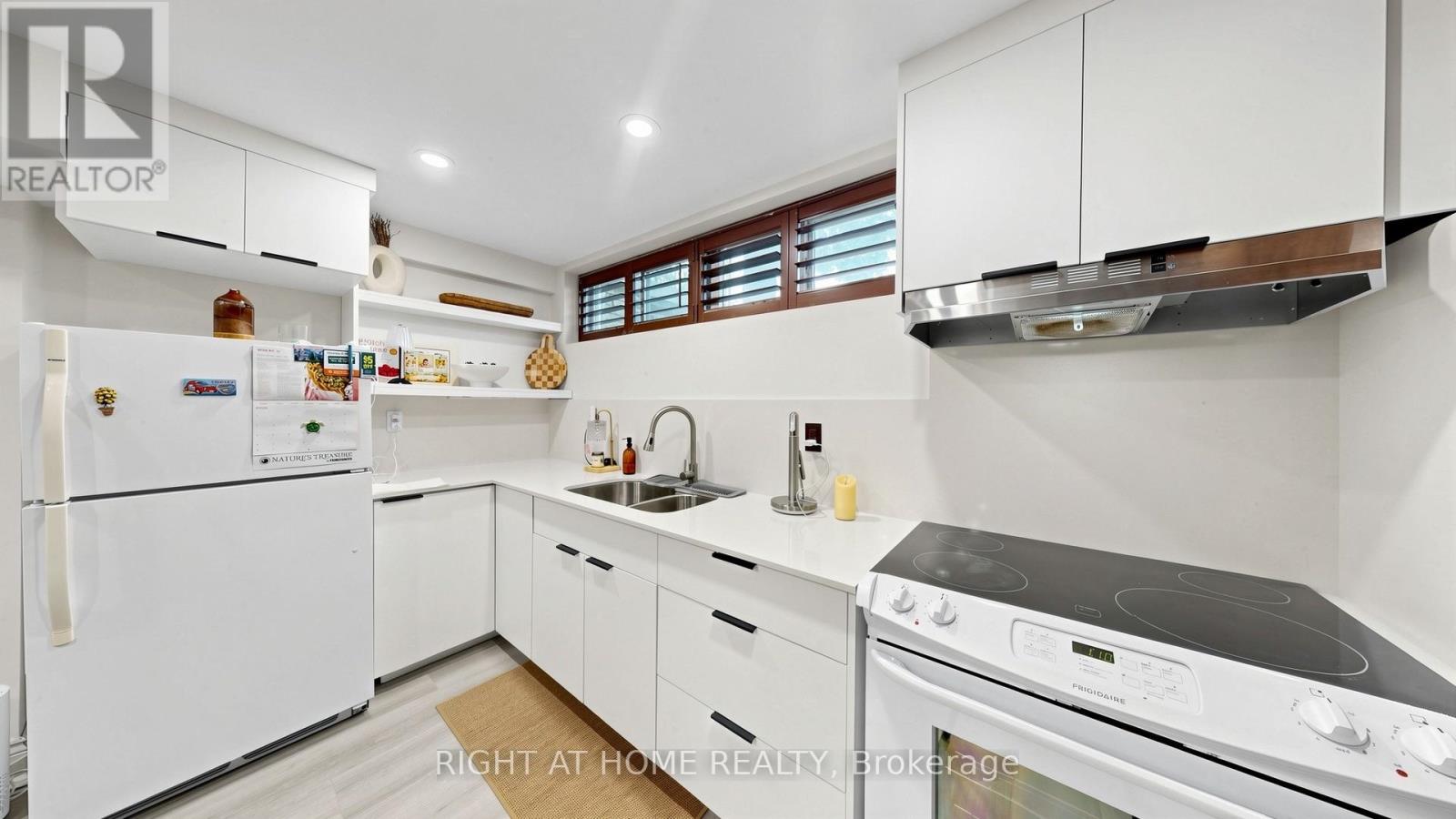 87 Riverdale Drive, Toronto, Ontario  M9V 2T8 - Photo 26 - W13645946
