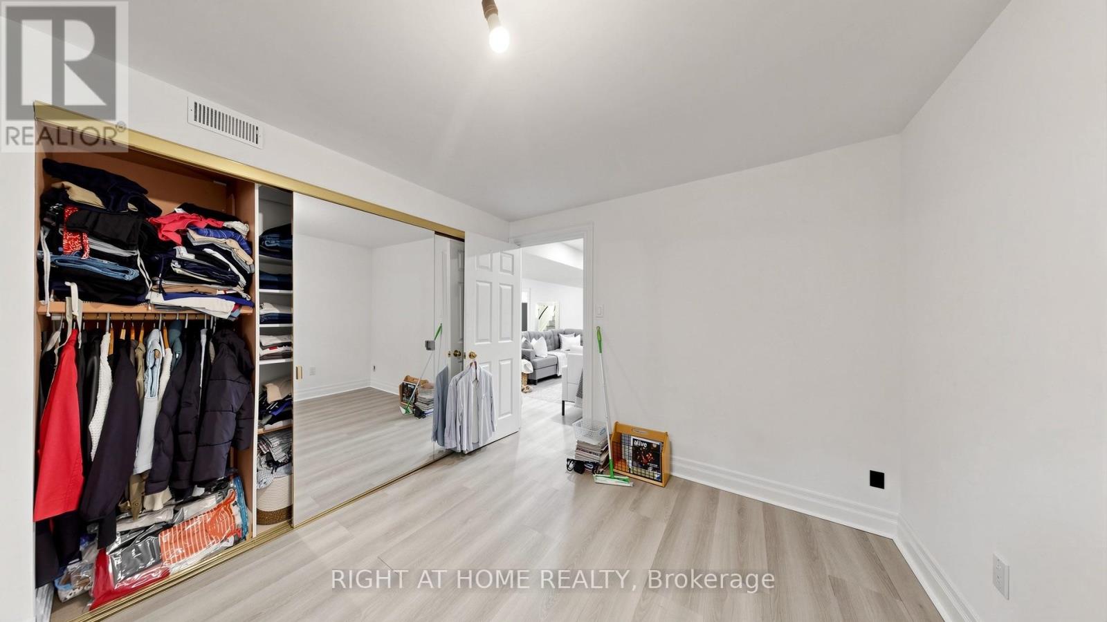 87 Riverdale Drive, Toronto, Ontario  M9V 2T8 - Photo 28 - W13645946