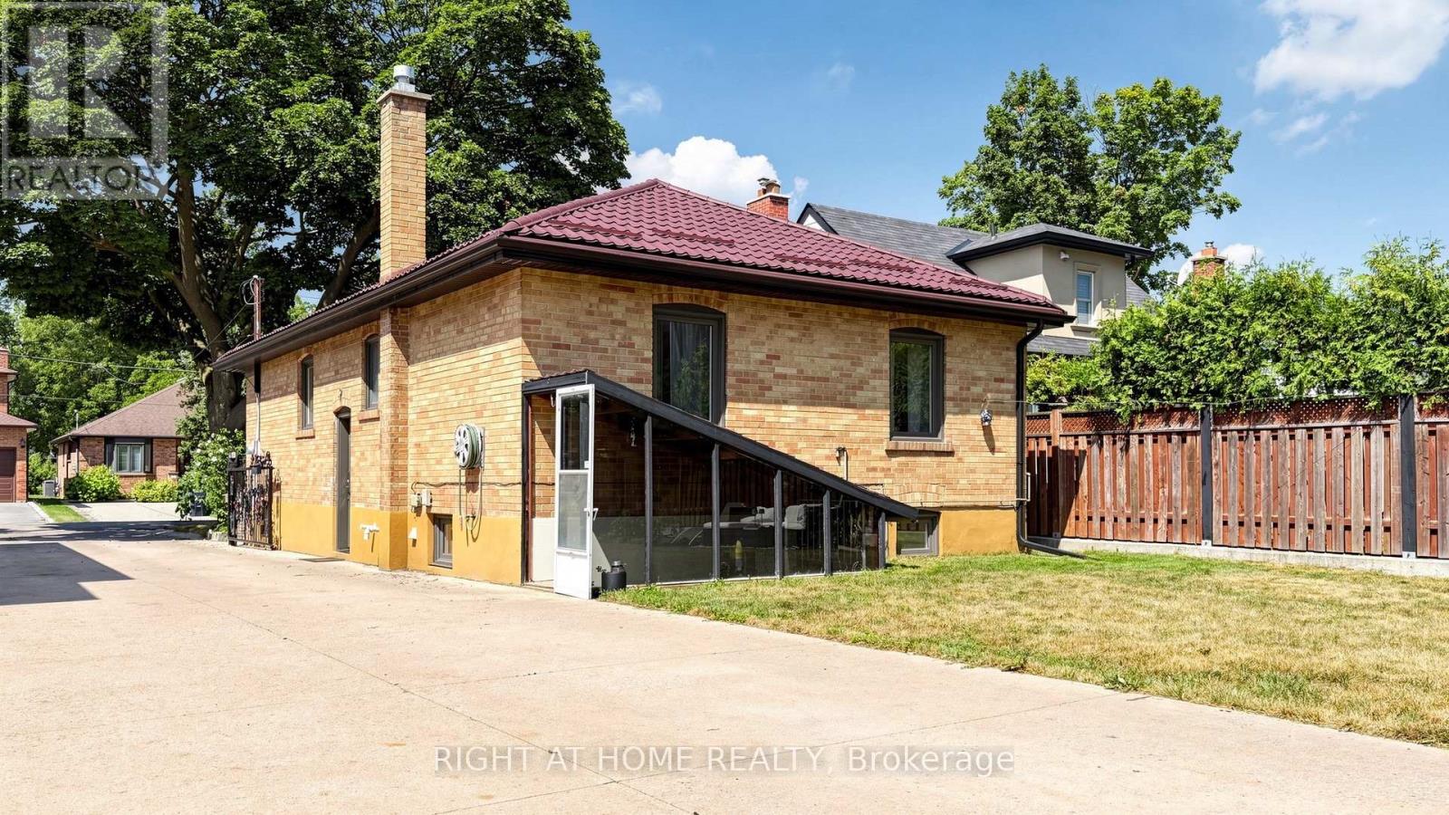 87 Riverdale Drive, Toronto, Ontario  M9V 2T8 - Photo 38 - W13645946