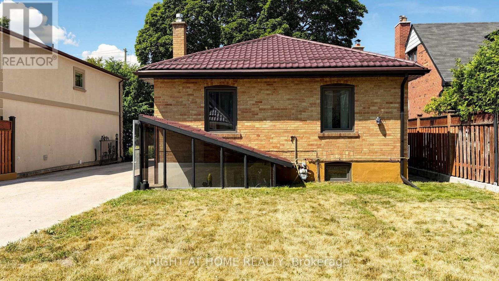87 Riverdale Drive, Toronto, Ontario  M9V 2T8 - Photo 39 - W13645946