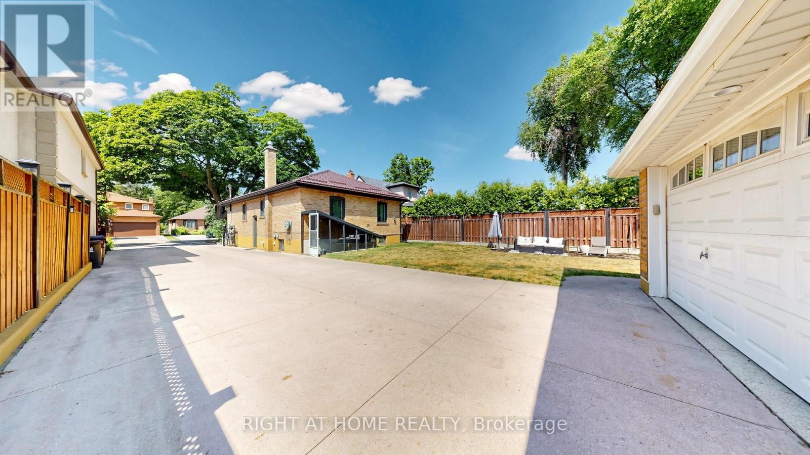 87 Riverdale Drive, Toronto, Ontario  M9V 2T8 - Photo 40 - W13645946
