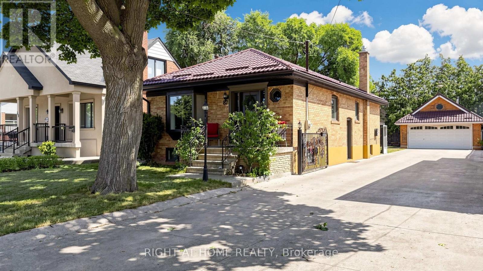 87 Riverdale Drive, Toronto, Ontario  M9V 2T8 - Photo 48 - W13645946
