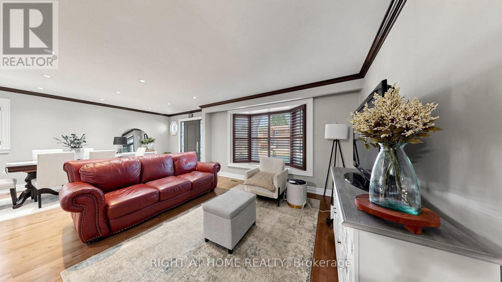 87 Riverdale Drive, Toronto, Ontario  M9V 2T8 - Photo 5 - W13645946