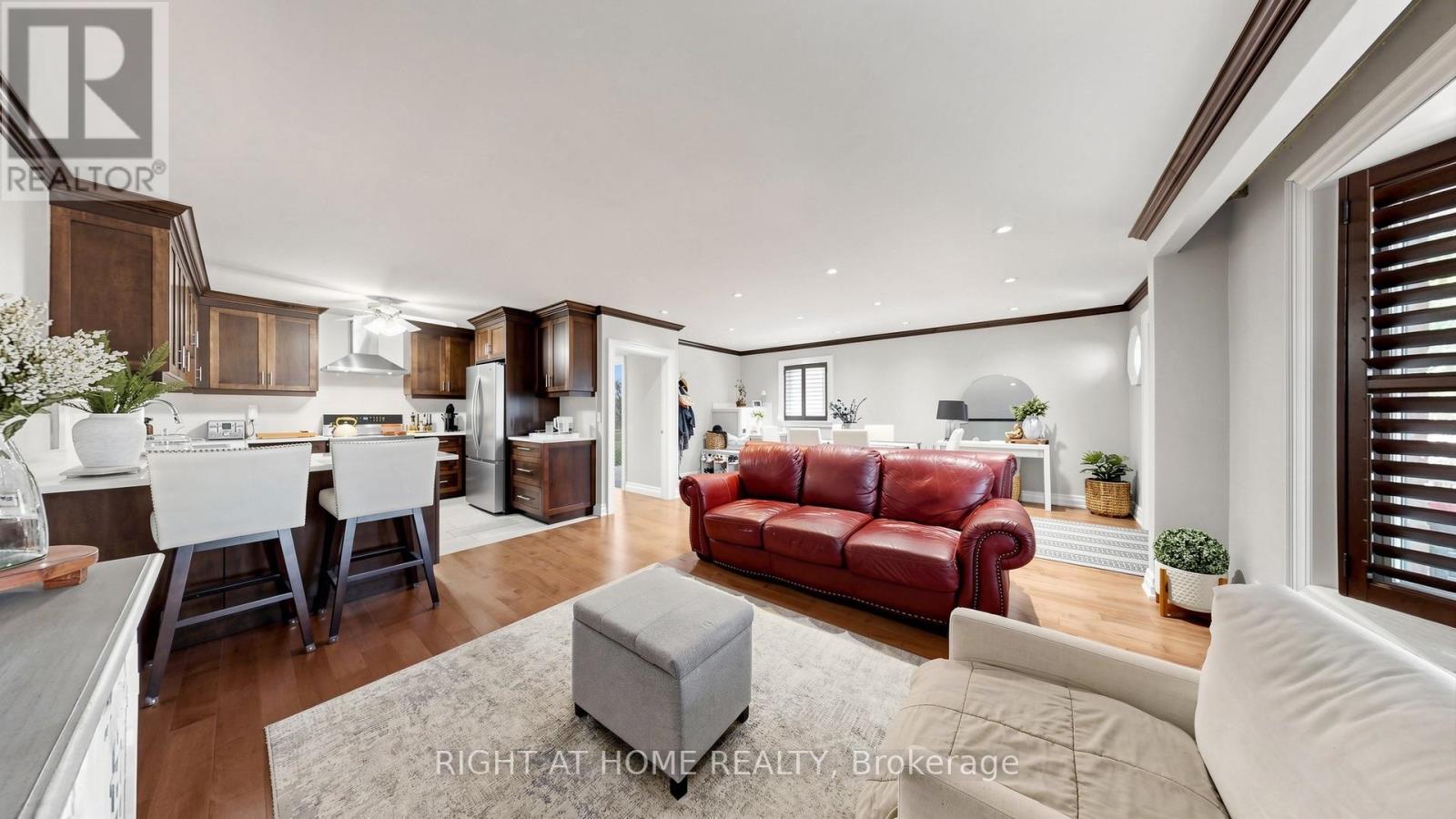 87 Riverdale Drive, Toronto, Ontario  M9V 2T8 - Photo 6 - W13645946