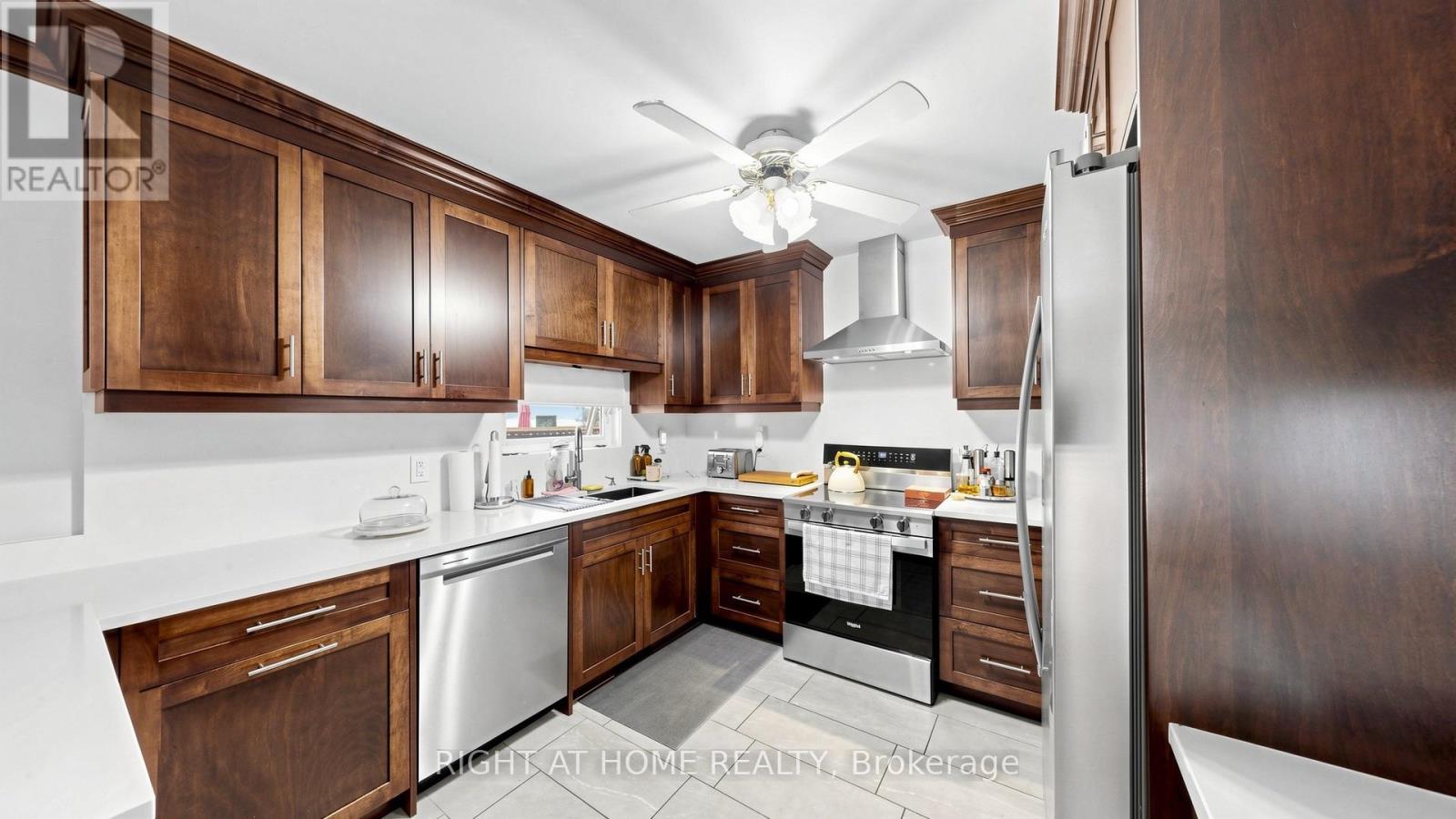 87 Riverdale Drive, Toronto, Ontario  M9V 2T8 - Photo 9 - W13645946