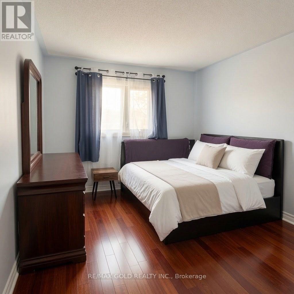 711 Ashprior Avenue, Mississauga, Ontario  L5R 3N8 - Photo 5 - W13645960