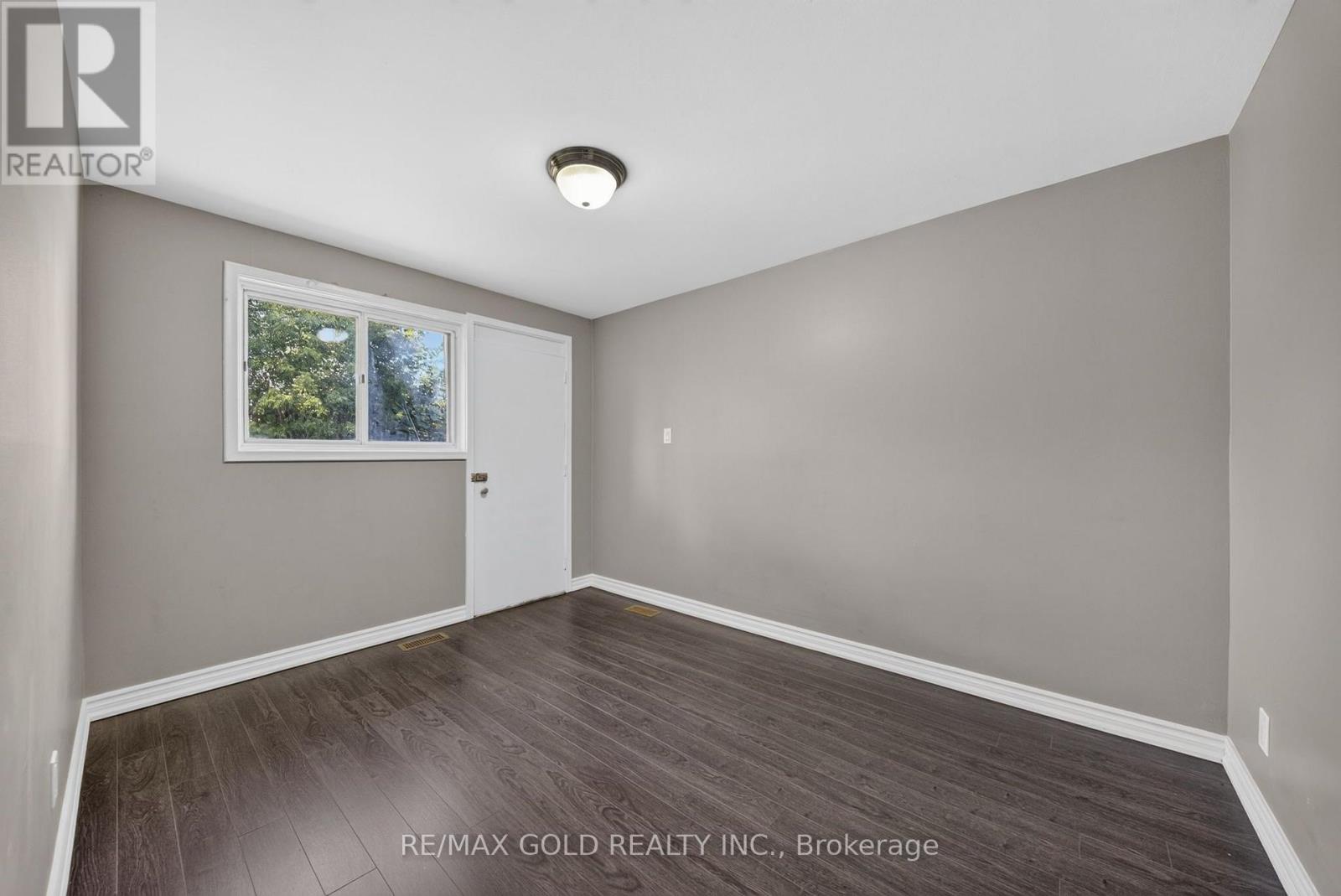 Upper - 204 Taysham Crescent, Toronto, Ontario  M9V 1X7 - Photo 10 - W13645974