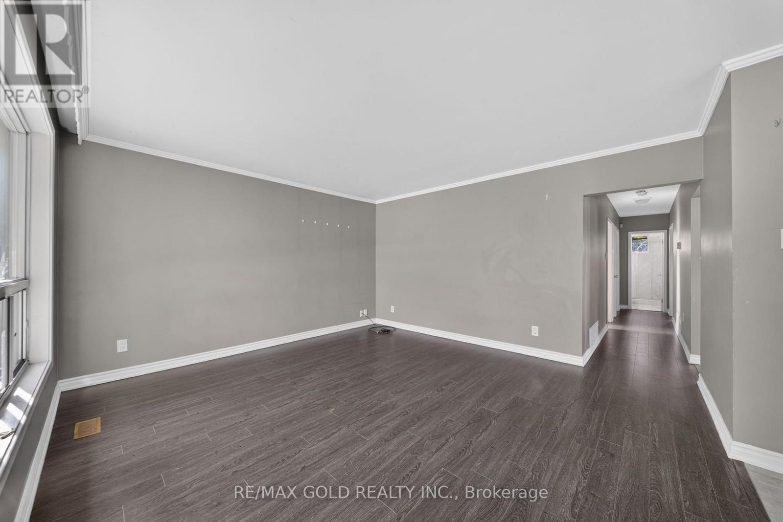 Upper - 204 Taysham Crescent, Toronto, Ontario  M9V 1X7 - Photo 4 - W13645974