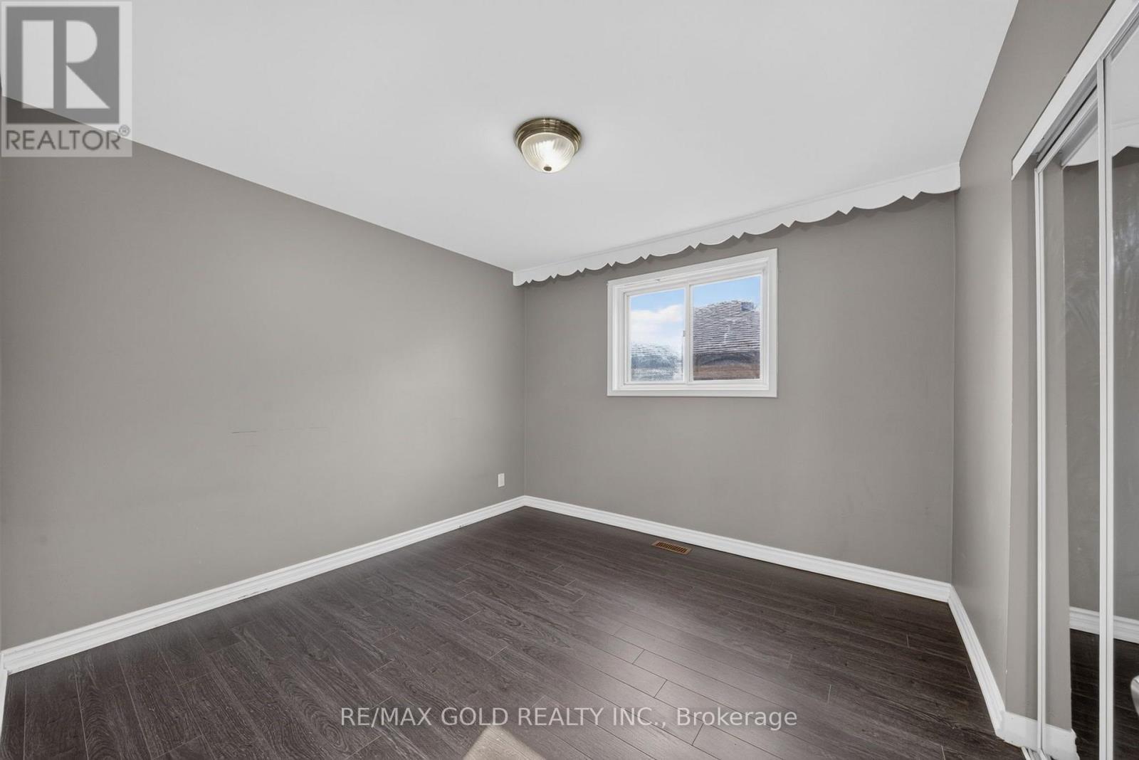 Upper - 204 Taysham Crescent, Toronto, Ontario  M9V 1X7 - Photo 8 - W13645974