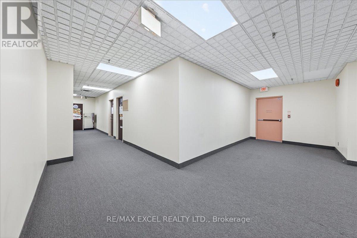 339 & 350 - 1550 South Gateway Road, Mississauga, Ontario L4W 5G6 - Photo 11 - W13646004