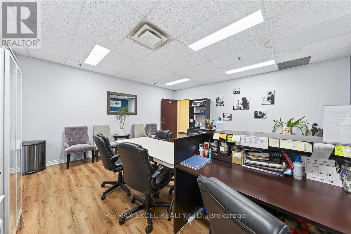 339 & 350 - 1550 South Gateway Road, Mississauga, Ontario L4W 5G6 - Photo 17 - W13646004
